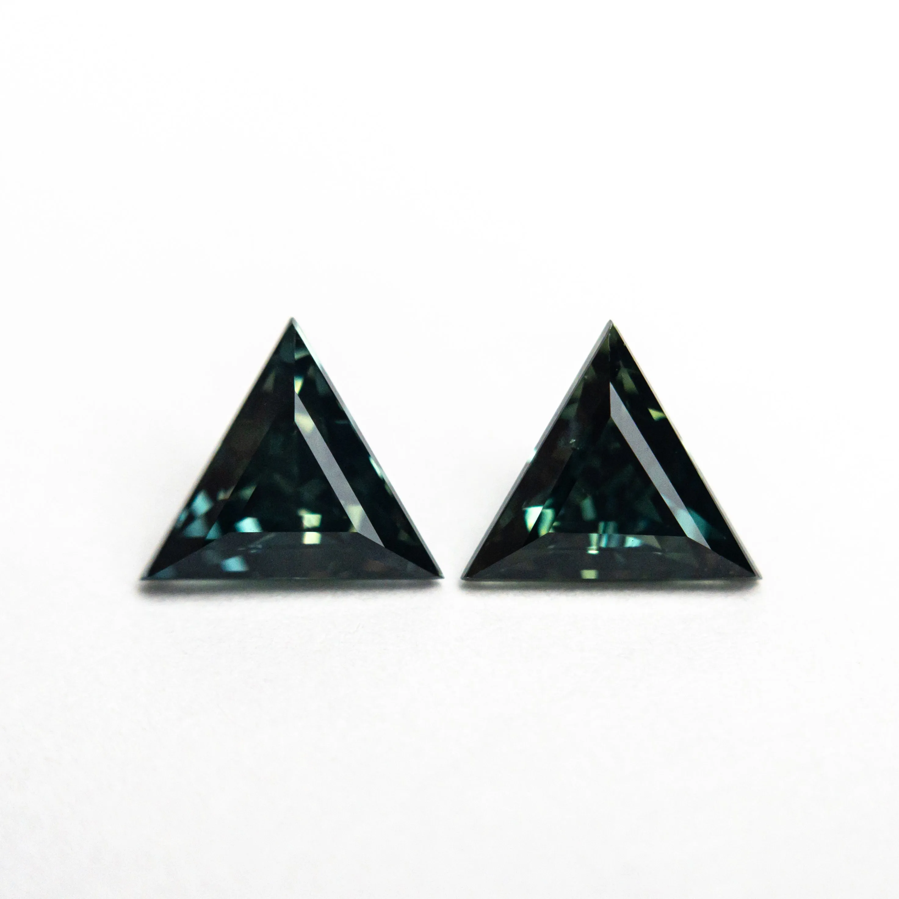 1.07cttw 2pc 5.40x6.15x3.26mm 5.37x6.10x3.12mm Triangle Step Cut Sapphire Matching Pair 25110-07