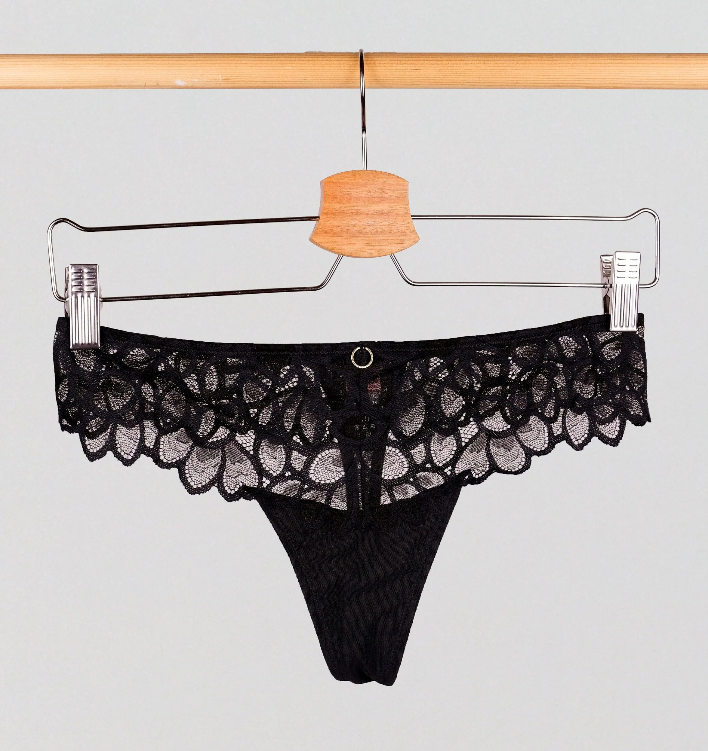 Abstract petal lace thong [Black]