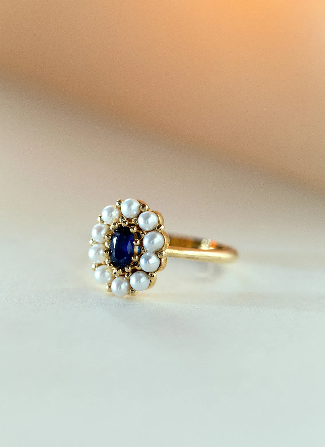 Billie flower sapphire pearl entourage ring 14k gold