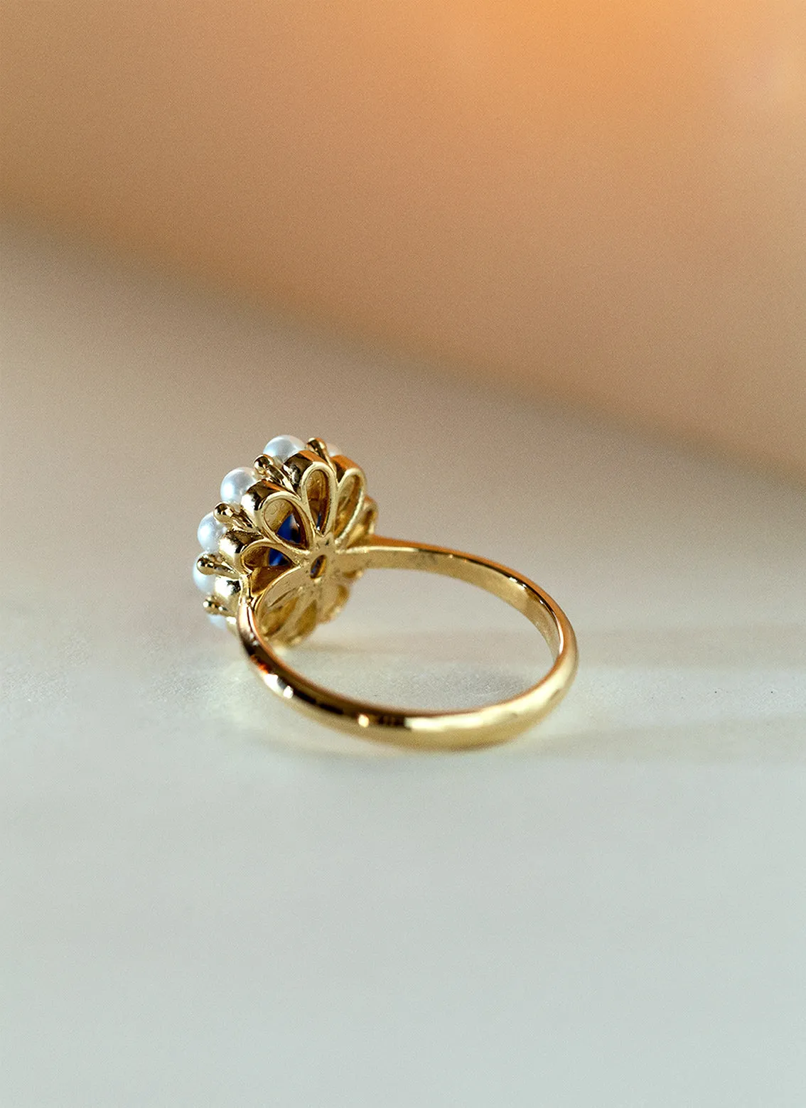 Billie flower sapphire pearl entourage ring 14k gold