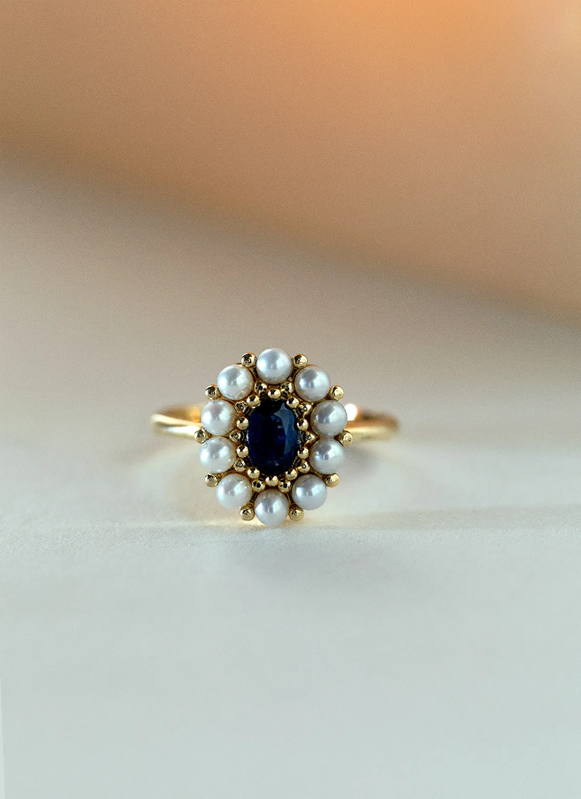 Billie flower sapphire pearl entourage ring 14k gold