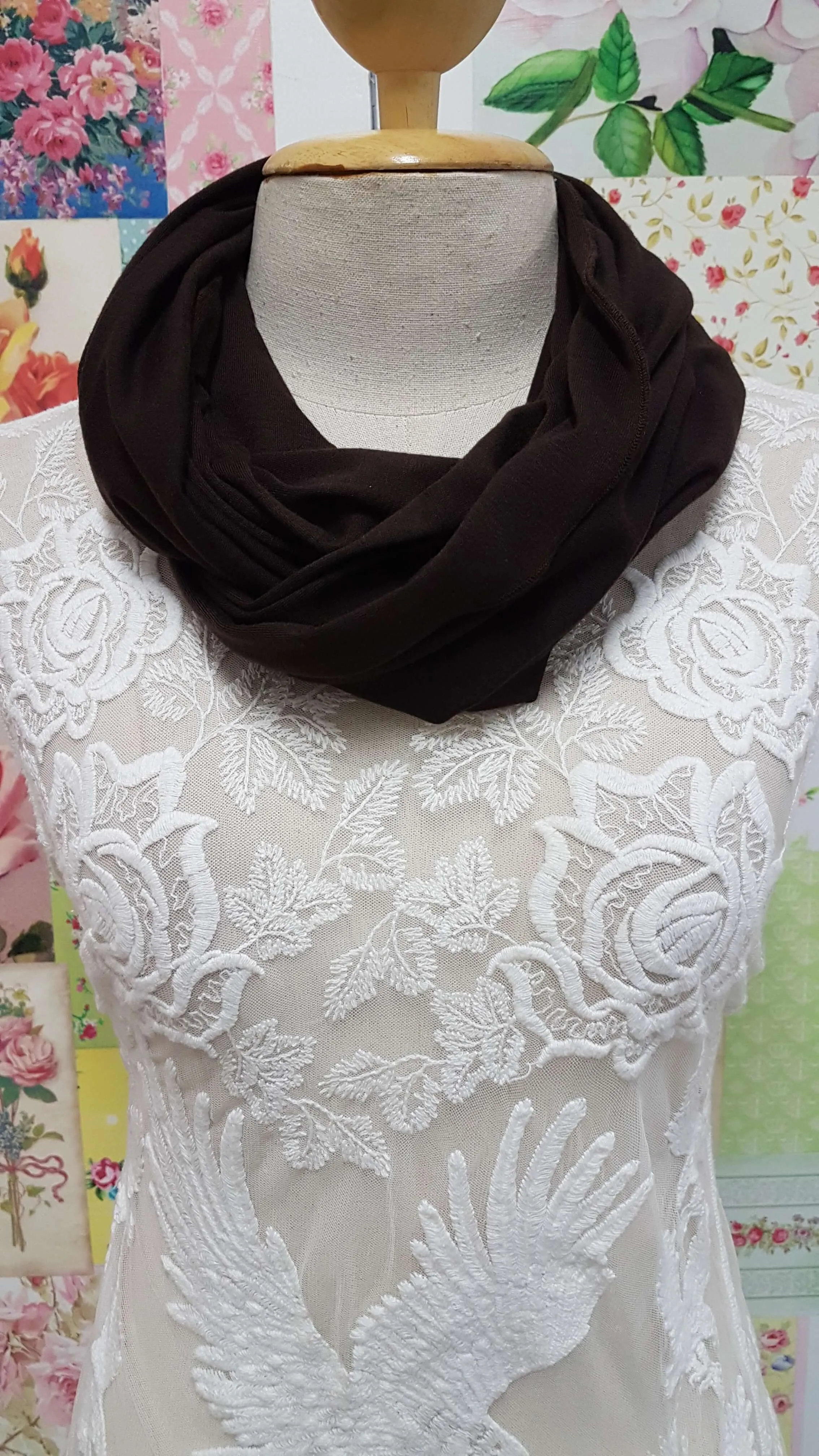 Brown Snood SE099