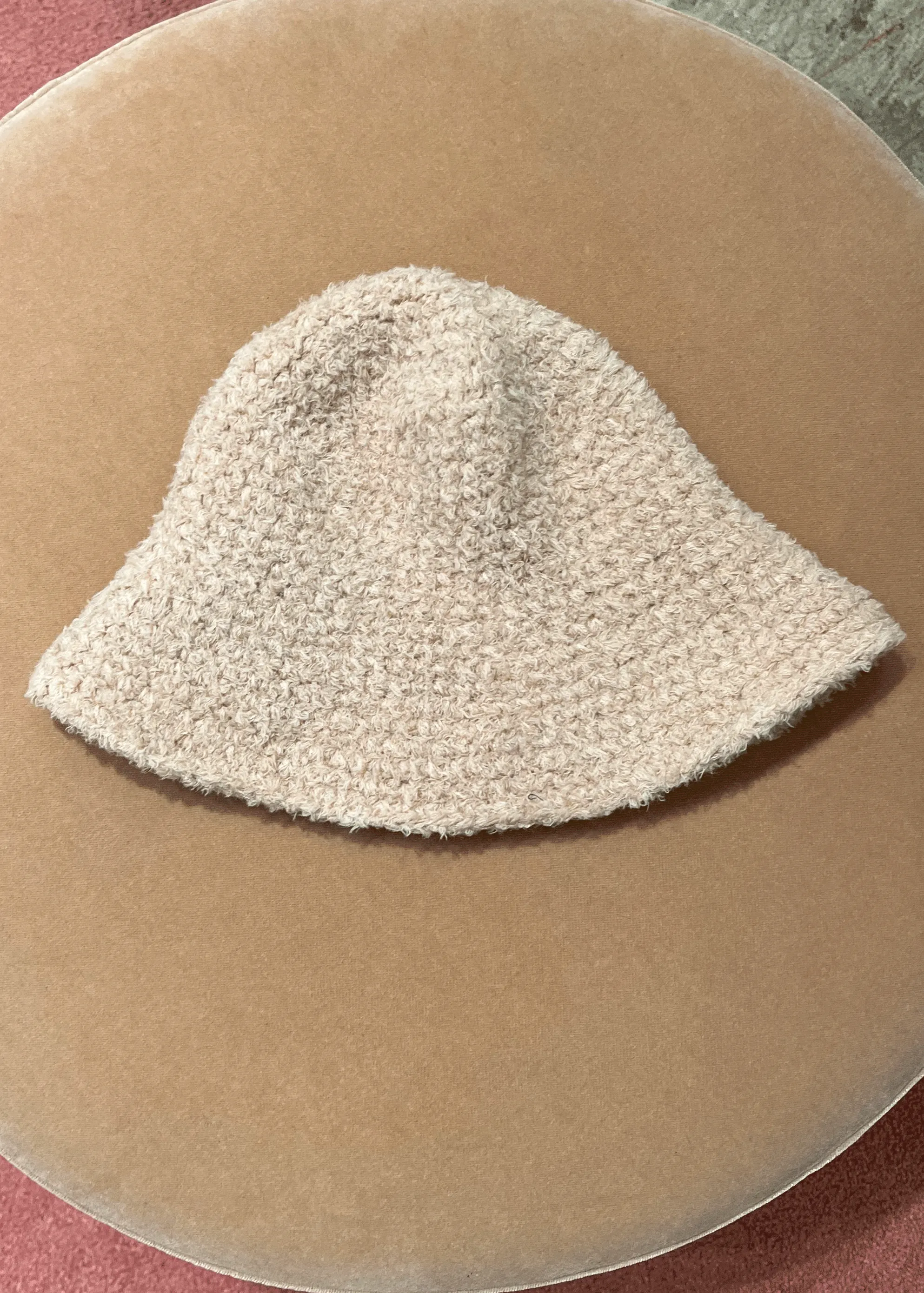 HAND KNIT BUCKET, BEIGE