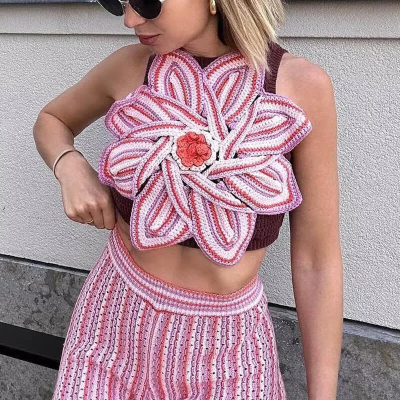 Nostalgic 90s Crochet Rosette Applique Crew Neck Open Knit Crop Tank Top