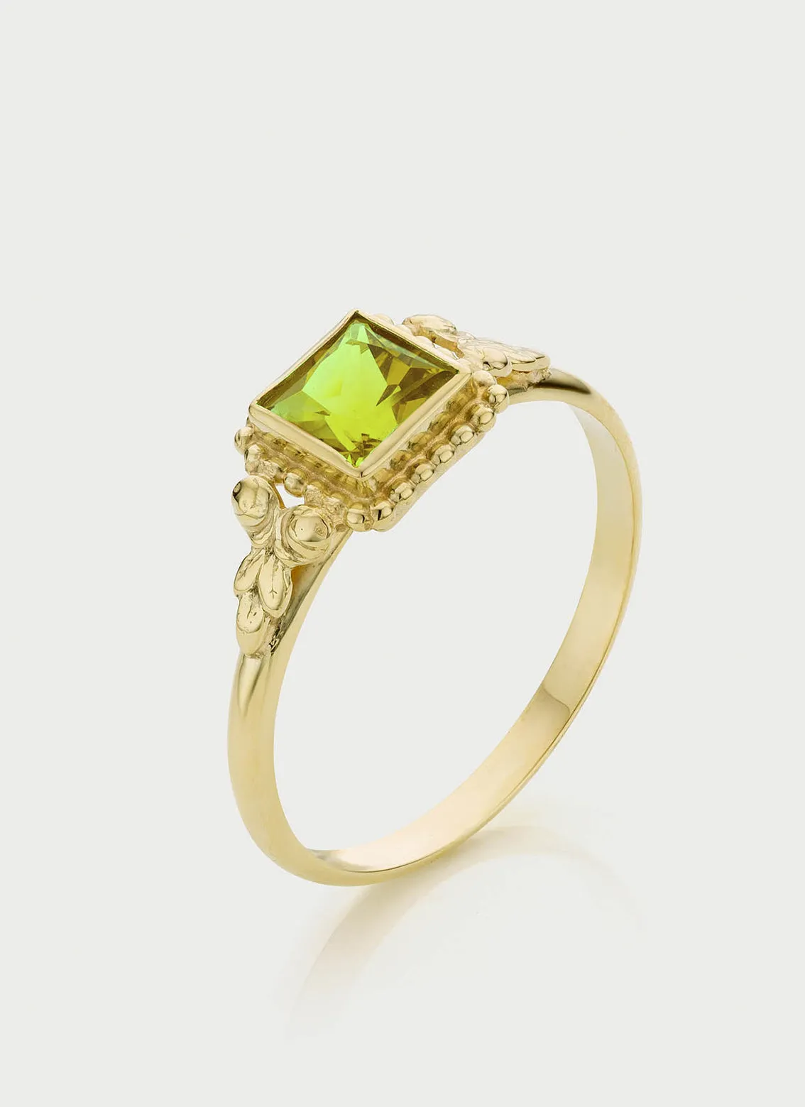 Senda peridot ring 14k gold