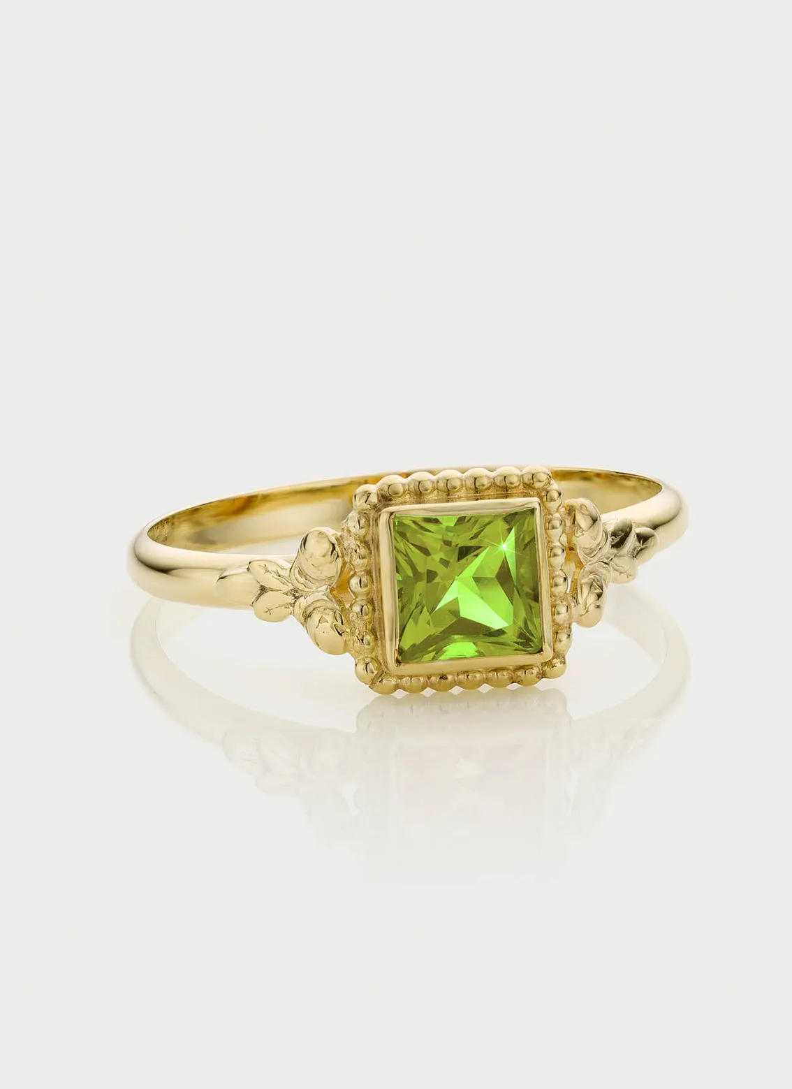 Senda peridot ring 14k gold