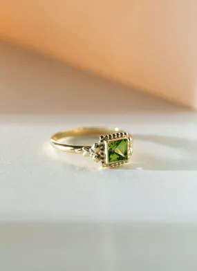 Senda peridot ring 14k gold