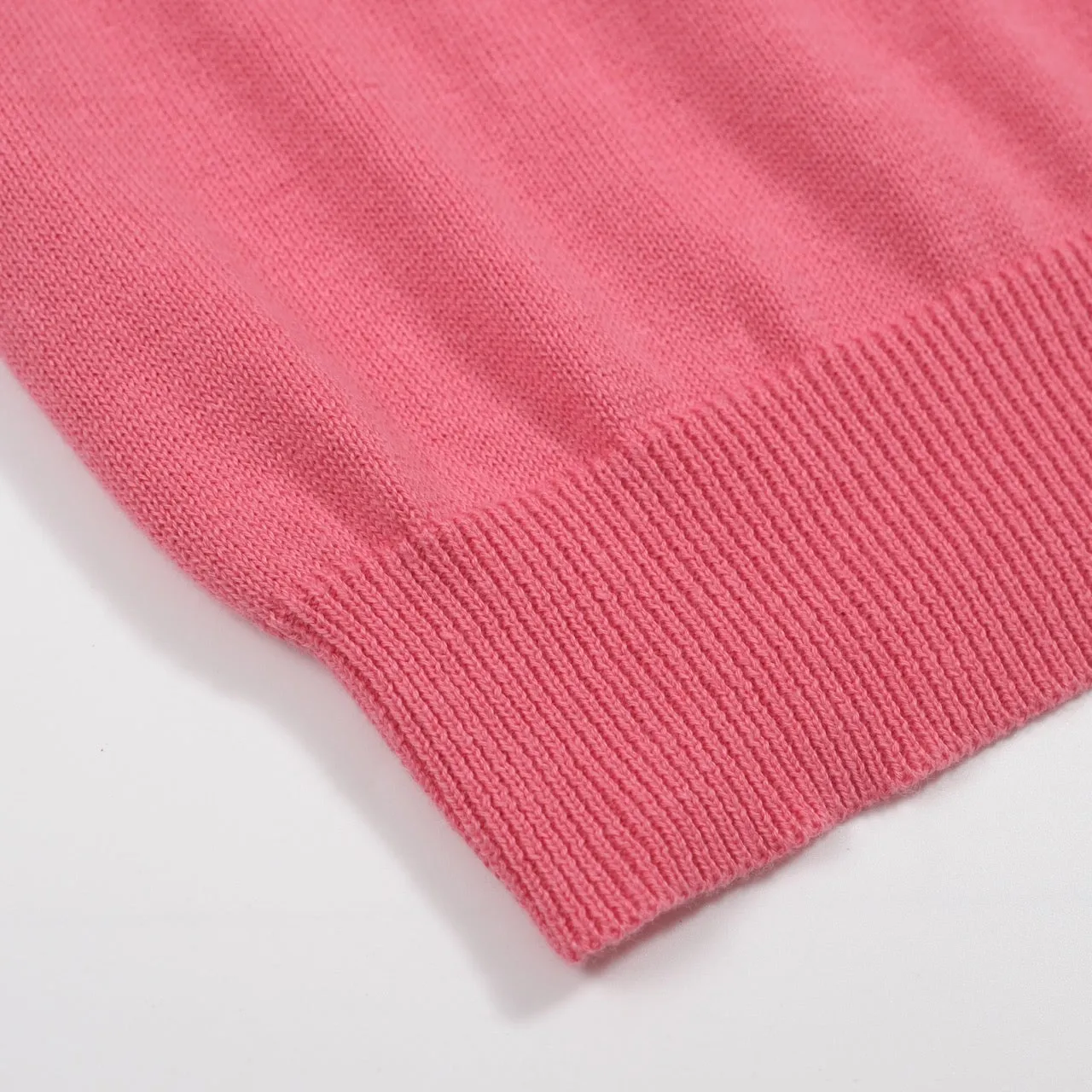 Women's Pink Knitted T-shirt With Geometric